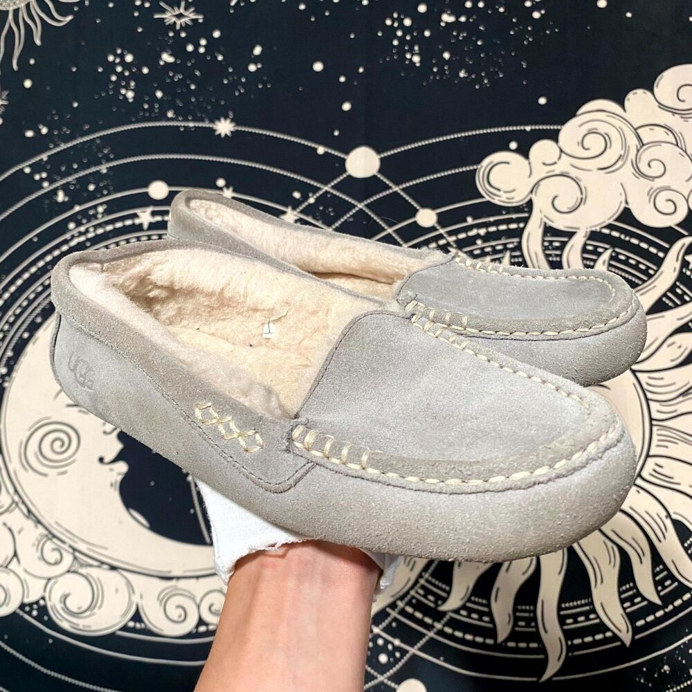 UGG Ansley 1106878-LGRY Moccasin Slipper Women's 6 Gray Suede Wool Lined Cozy